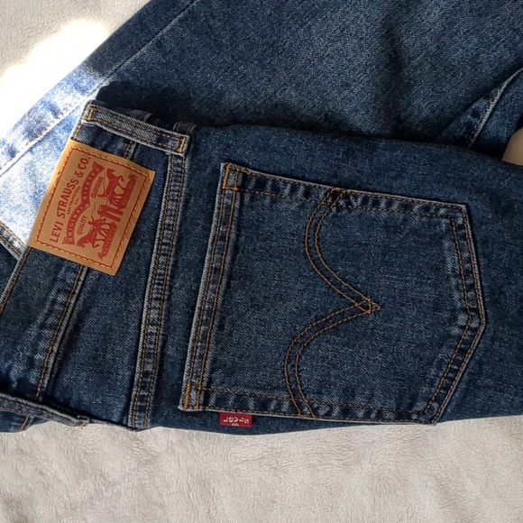 NWOT Levi's Wedgie Straight Distressed Jeans Size 29 - Picture 2 of 7